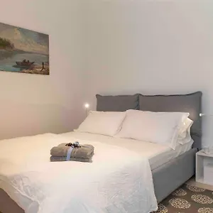 Rossena Tranquillo Appartamento, Con Giardino, Vicino Al Centro Ed All'ospedale Santa Maria Nuova Smn Appartamento
